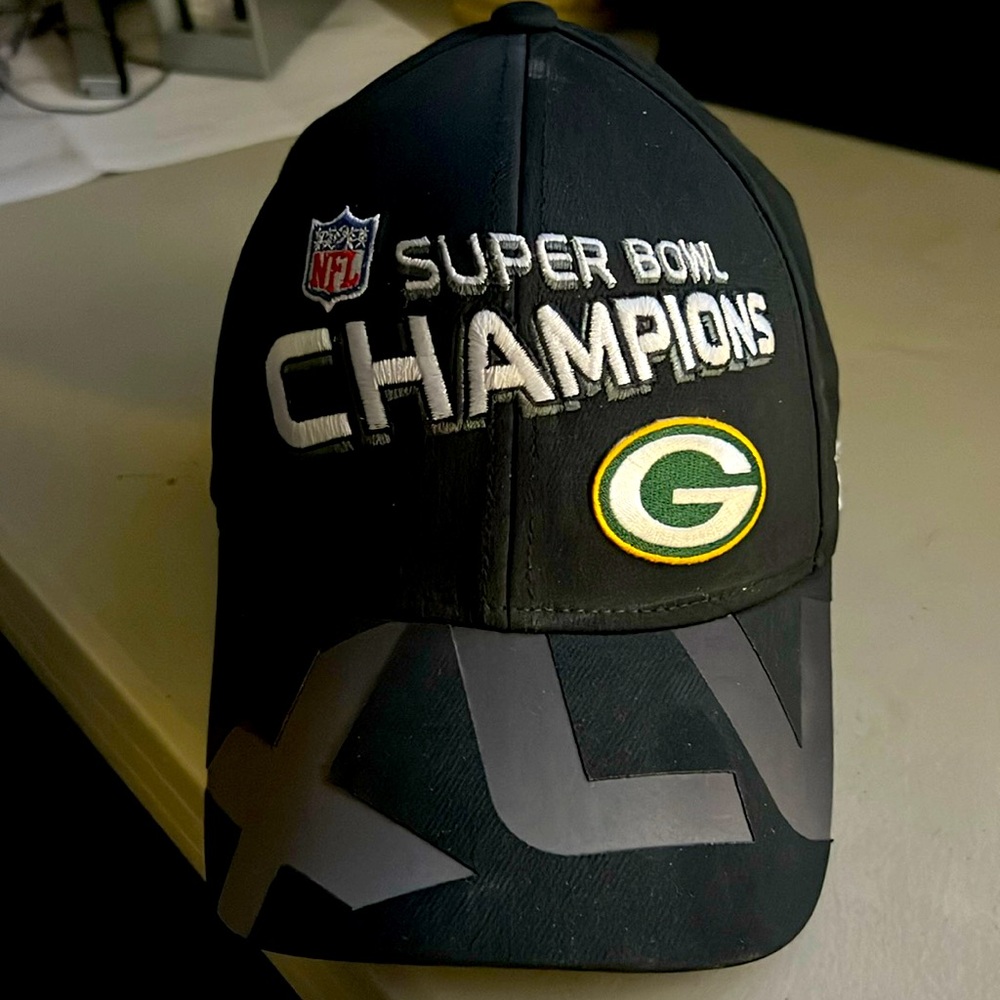 Green Bay Packers Super Bowl Champion NFL HAT in brand new condition!